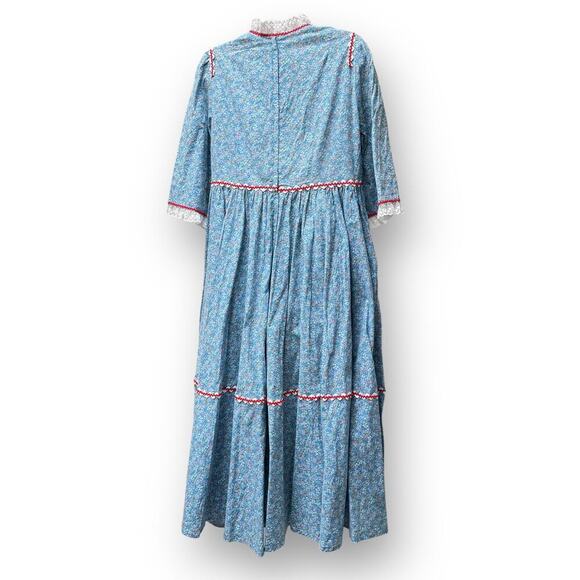 Vintage 1970s Large Handmade Blue Cotton Floral Prairie Dress, Cottagecore Lace - Picture 4 of 16